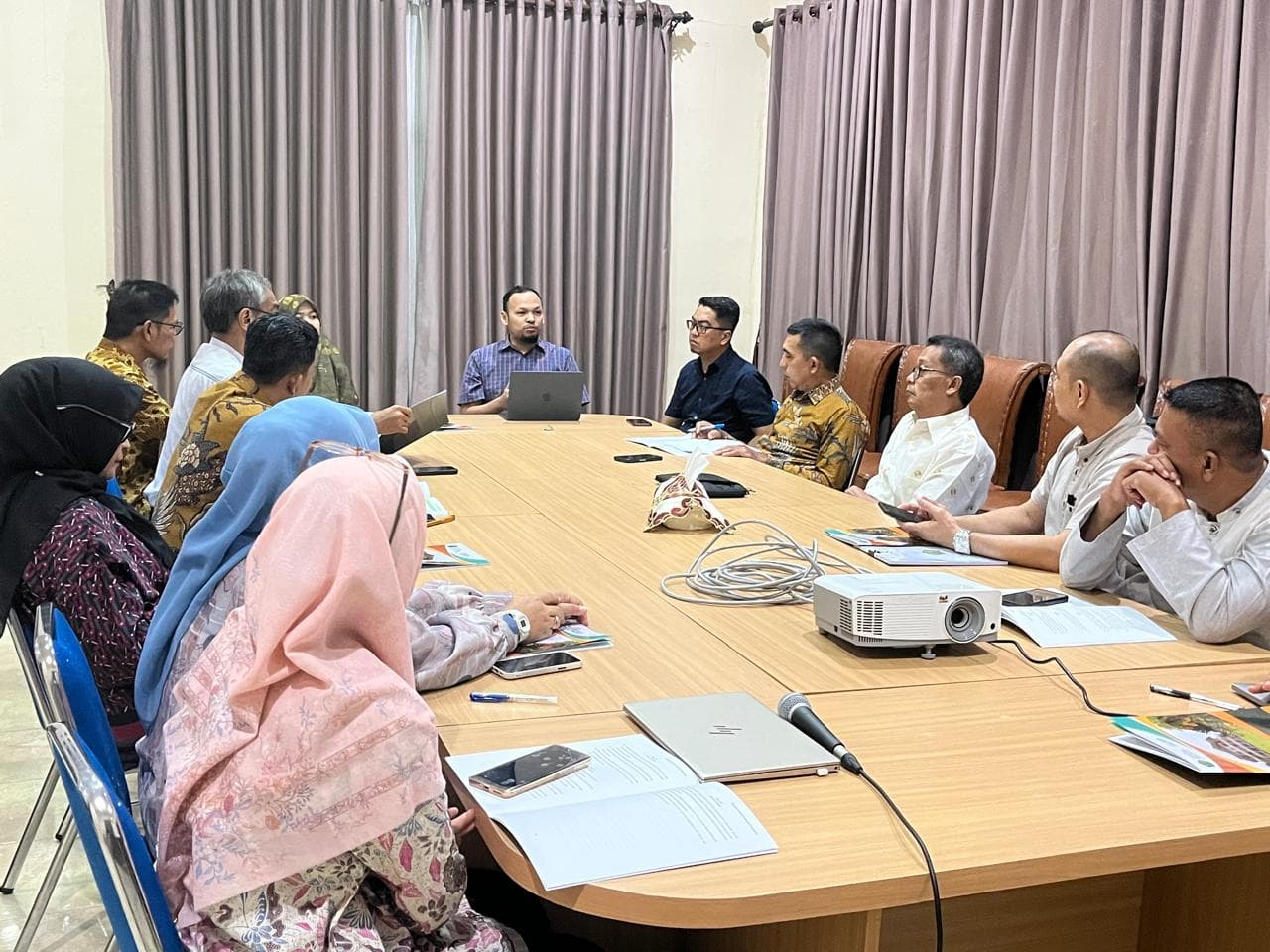 photos-rapat akadeik genap 2025 dr rizki-1741781511986-18707.jpeg